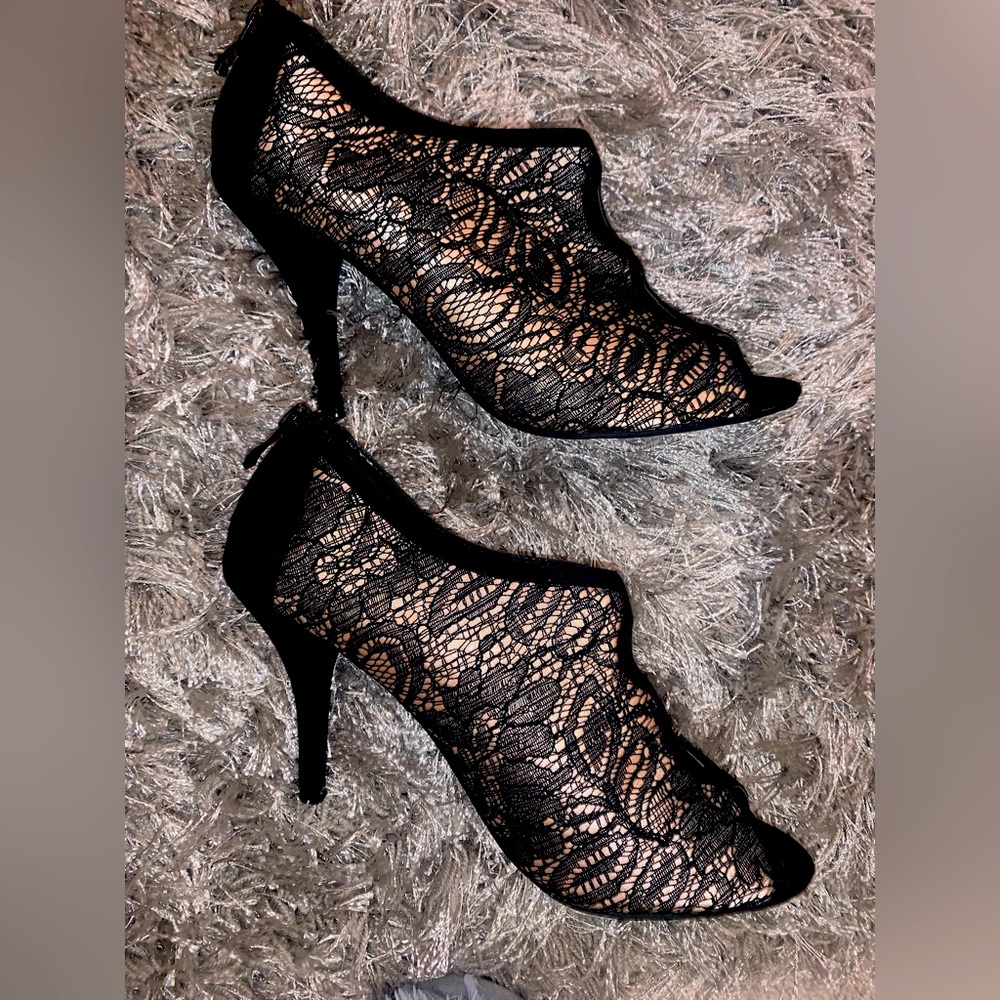 🔥Black Lace Open Toe Bootie🔥